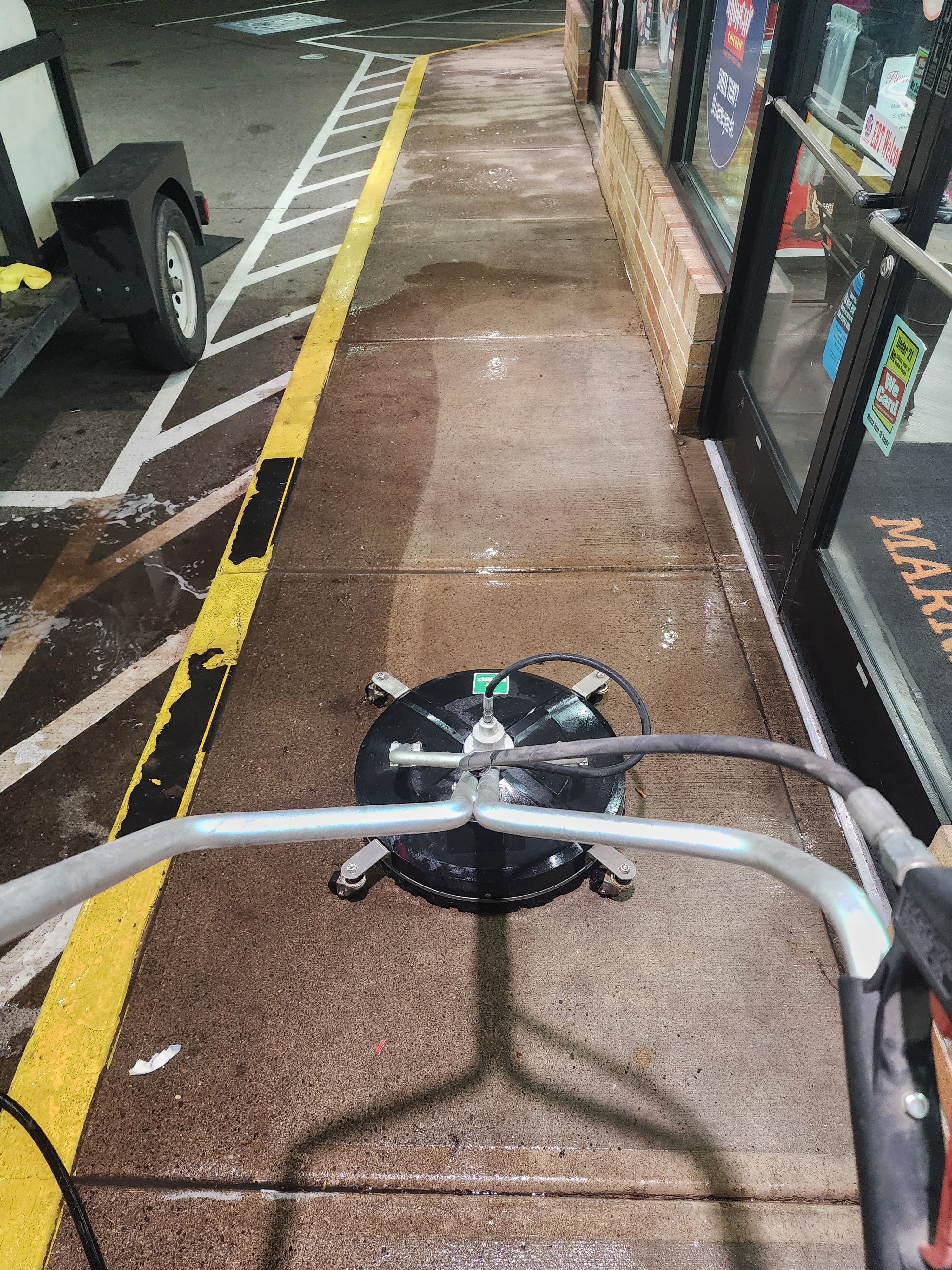 Sidewalk Pressure Washing image